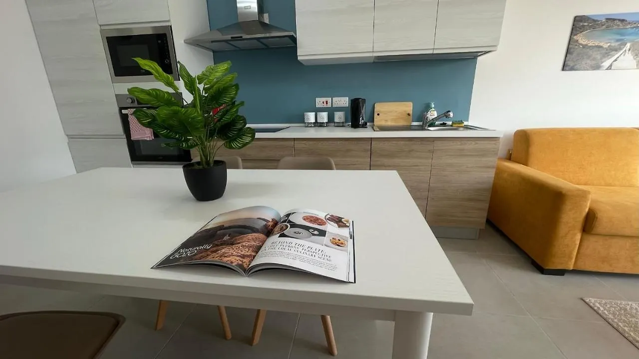 Dainty ,Penthouse 16 Apartment Msida 0*,